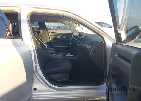 2023 Chrysler 300 Touring из США, поврежденный, VIN 2C3CCAAG9PH616716